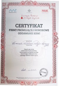 Certyfikat wręczony policji łęczyckiej.