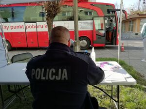 policjant , ambulans.