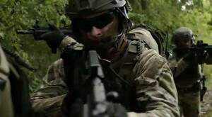 Policjant służby antyterrorystycznej.