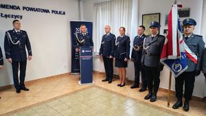 Policjanci podczas uroczystości w sali odpraw.